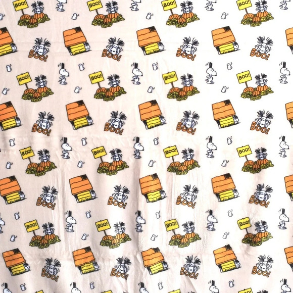 Peanuts Snoopy Great Pumpkin 50x70 VelvetLoft Throw by Berkshire NWT - Picture 5 of 5